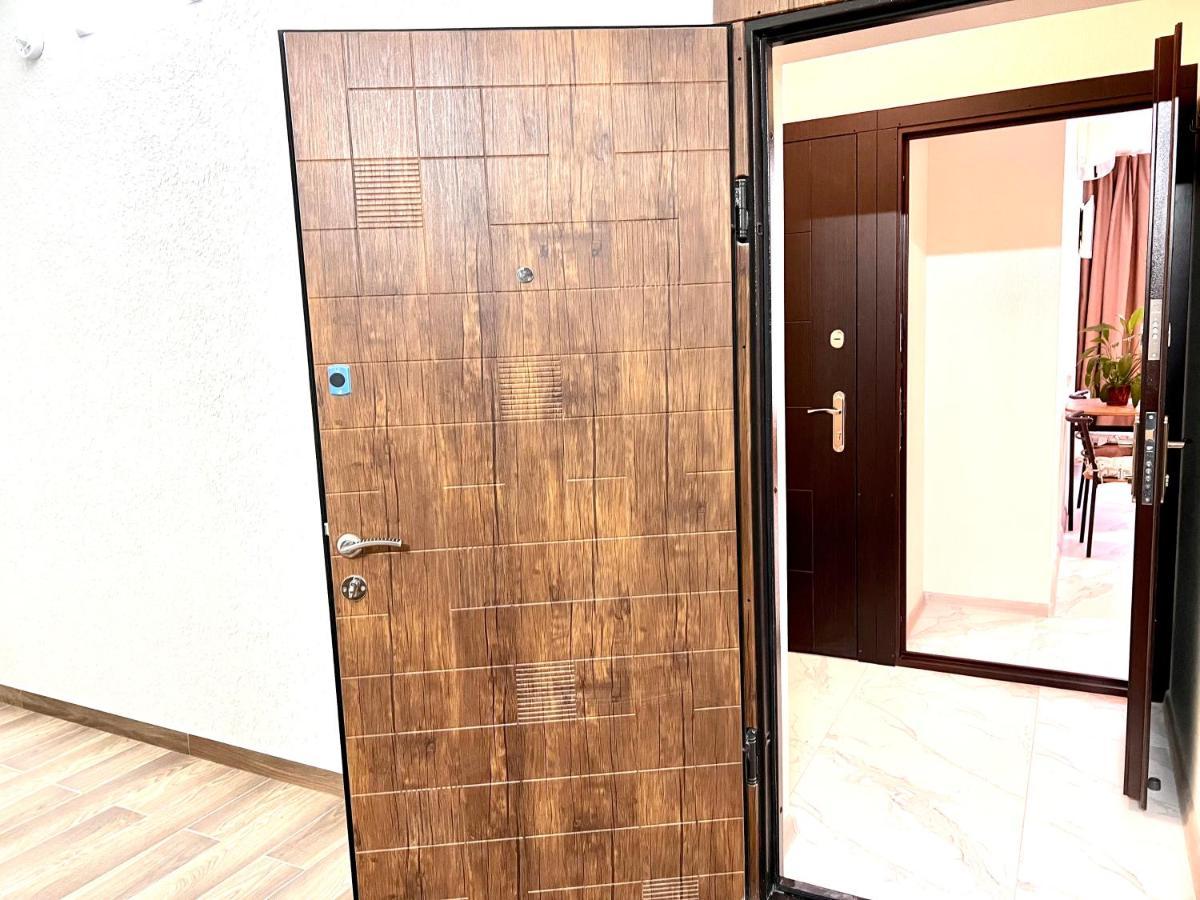 Osapart Hotel In A Complex Semycvit 3 利沃夫 外观 照片