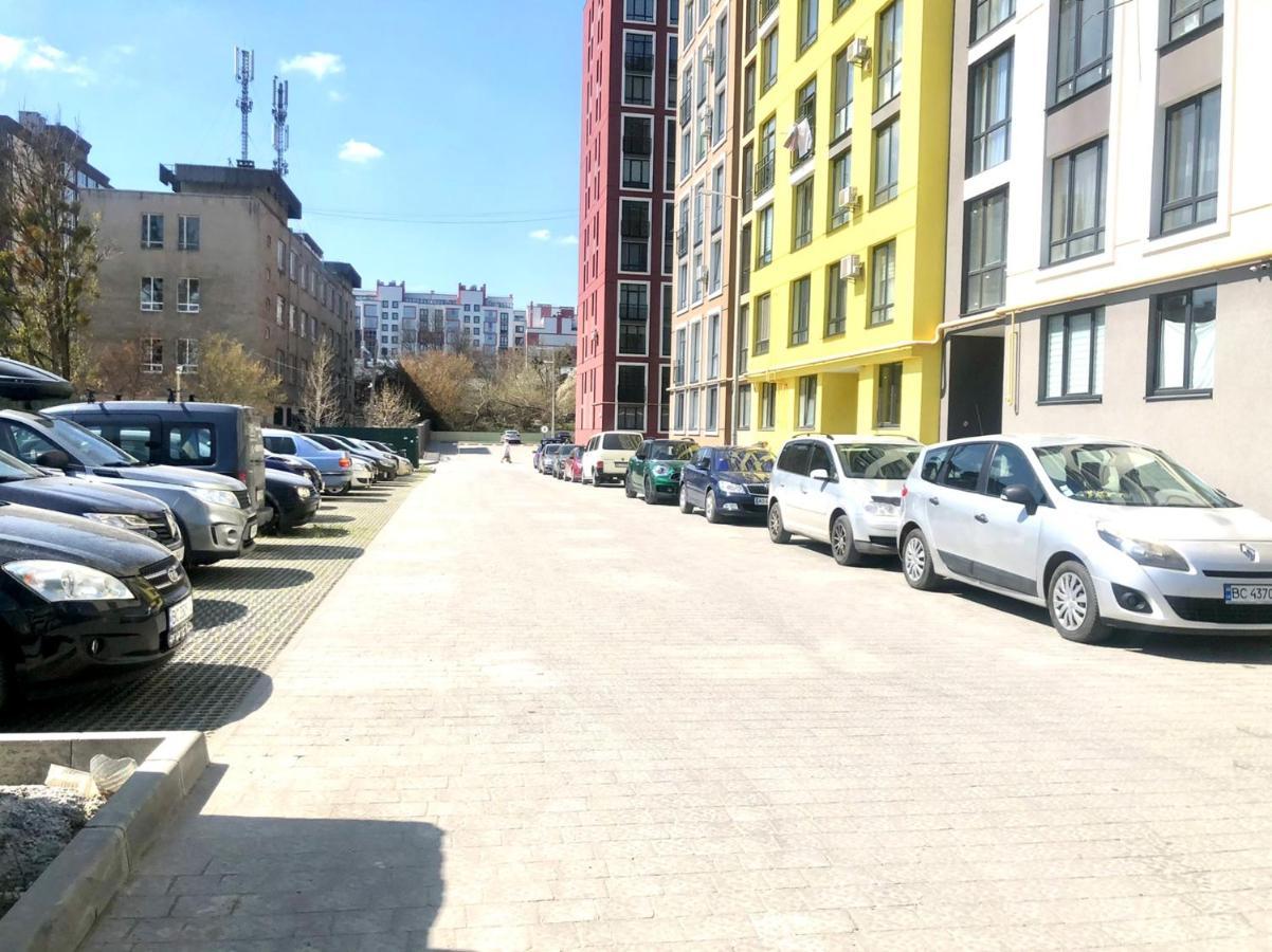 Osapart Hotel In A Complex Semycvit 3 利沃夫 外观 照片