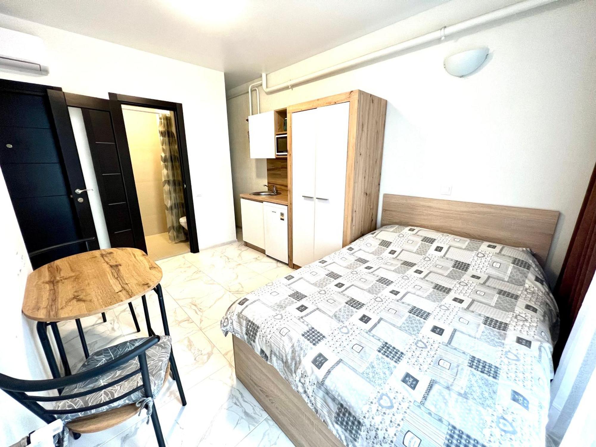 Osapart Hotel In A Complex Semycvit 3 利沃夫 外观 照片