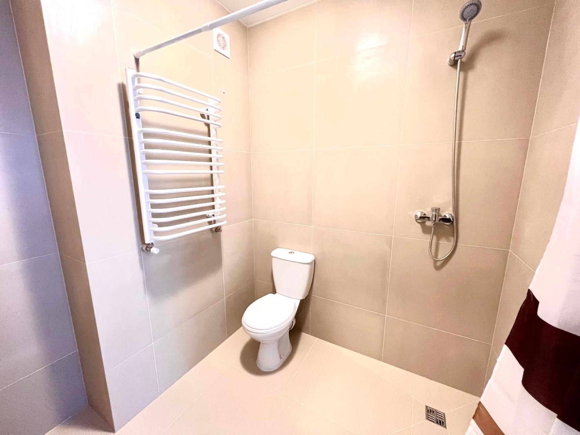 Osapart Hotel In A Complex Semycvit 3 利沃夫 外观 照片