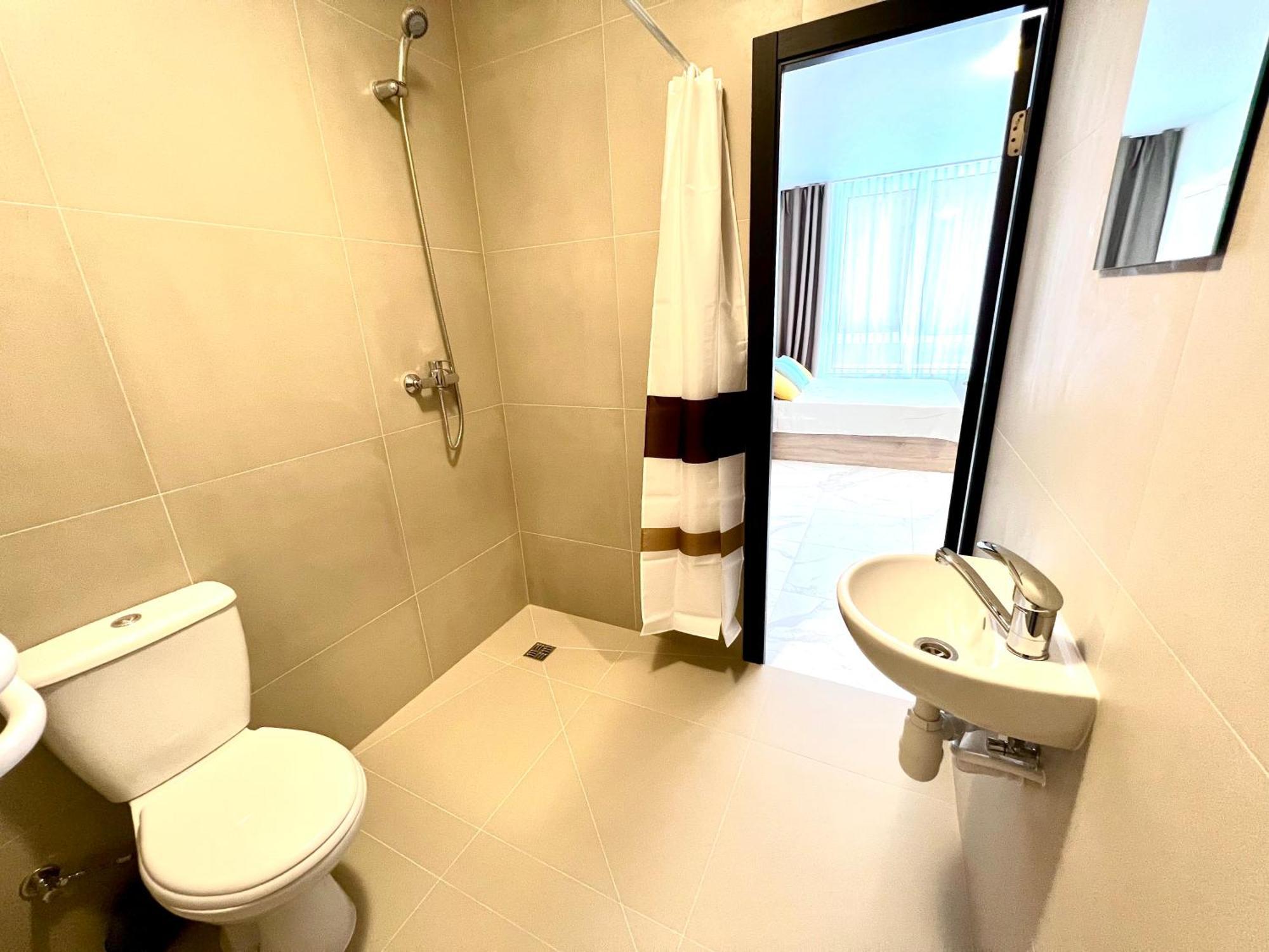 Osapart Hotel In A Complex Semycvit 3 利沃夫 外观 照片